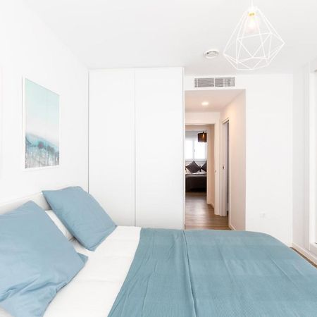 Fabuloso Apartamento Nuevo Con Parking Y Piscina Malaga Exterior photo