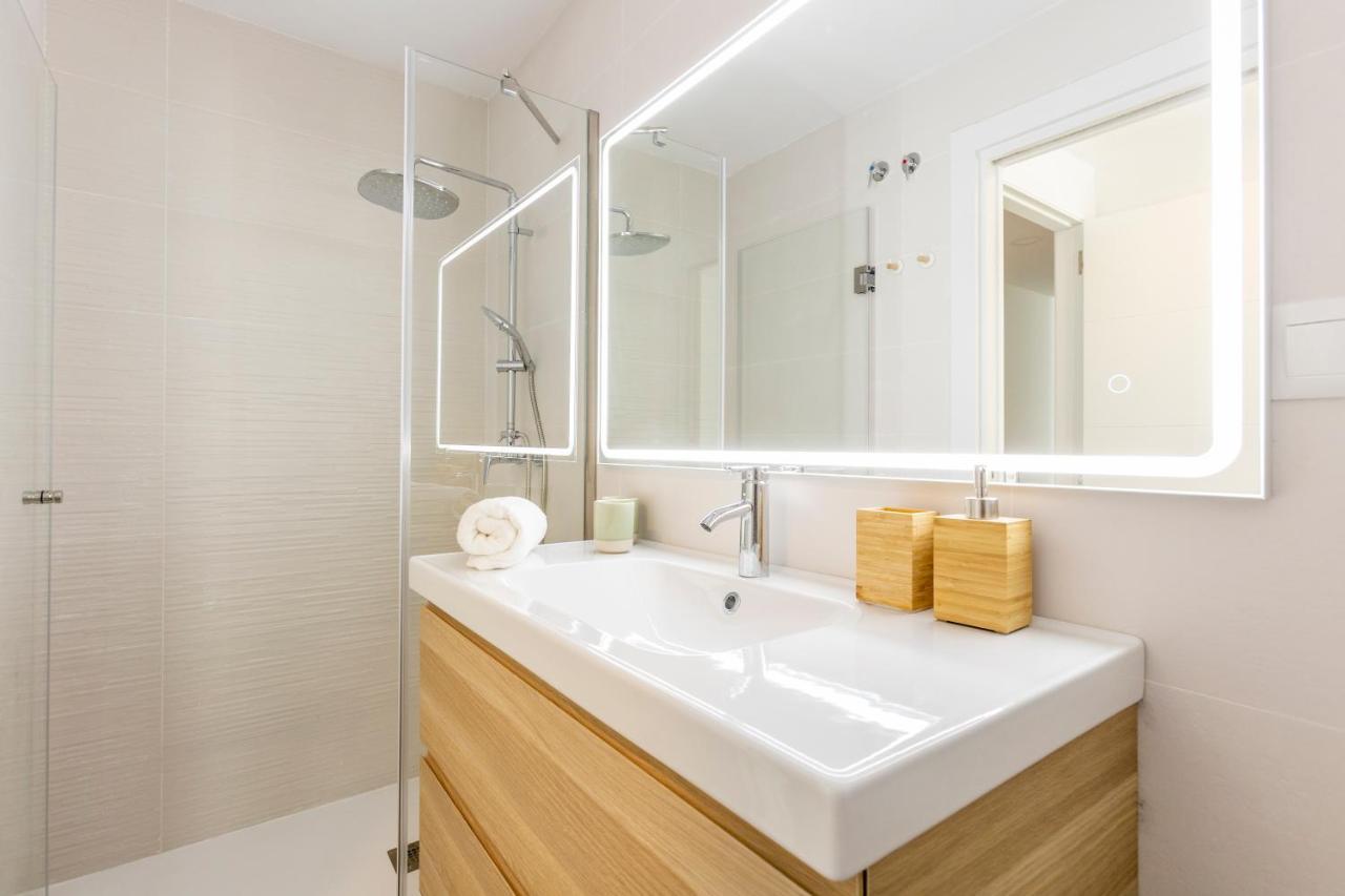 Fabuloso Apartamento Nuevo Con Parking Y Piscina Malaga Exterior photo